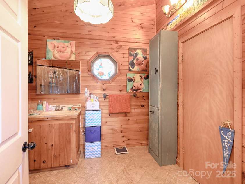 6860 Shade Tree Lane, Sherrills Ford, NC 28673.  MLS# CAR4087188, YatesRealty ID 1162. 