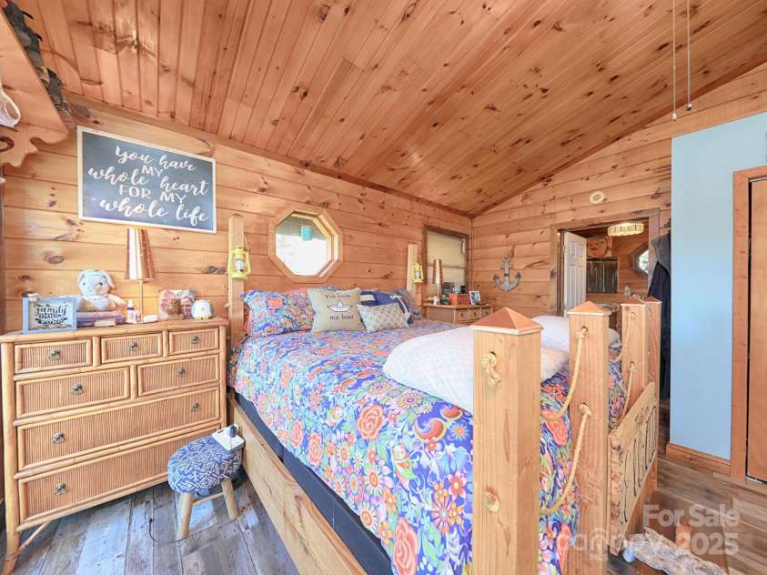 6860 Shade Tree Lane, Sherrills Ford, NC 28673.  MLS# CAR4087188, YatesRealty ID 1162. 