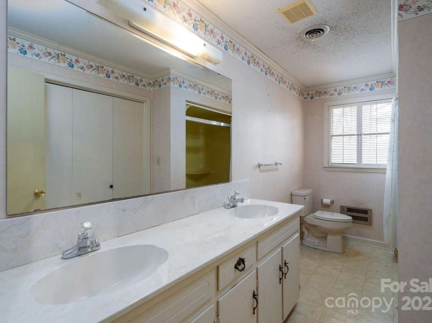 107 Myrtle Avenue, China Grove, NC 28023.  MLS# CAR4225002, YatesRealty ID 11620. Full Bath