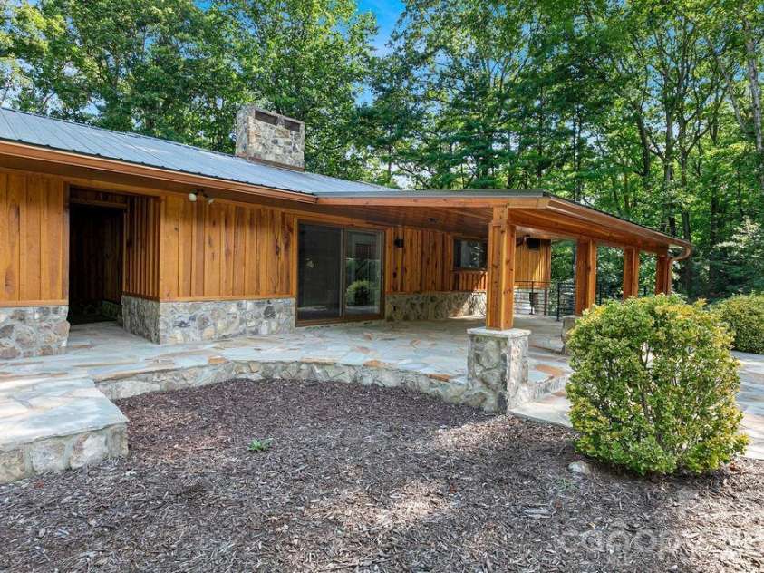 100 Ashton Lane, Brevard, NC 28712.  MLS# CAR4411812, YatesRealty ID 11621. Gorgeous Flagstone