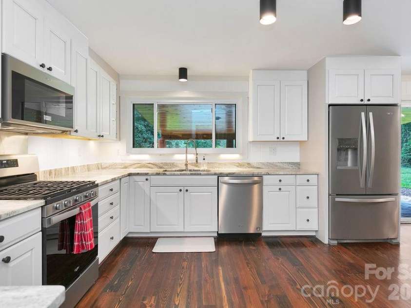 100 Ashton Lane, Brevard, NC 28712.  MLS# CAR4411812, YatesRealty ID 11621. Gorgeous Granite