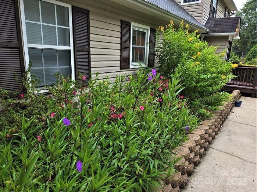 1101 Warf Road, Lexington, NC 27292.  MLS# CAR4207054, YatesRealty ID 11621. 