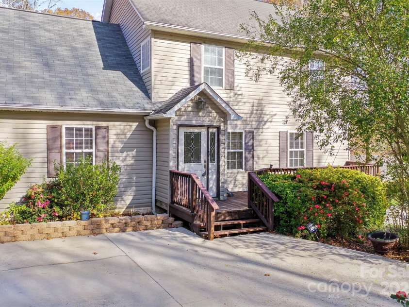 1101 Warf Road, Lexington, NC 27292.  MLS# CAR4207054, YatesRealty ID 11621. 