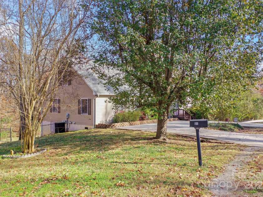 1101 Warf Road, Lexington, NC 27292.  MLS# CAR4207054, YatesRealty ID 11621. 
