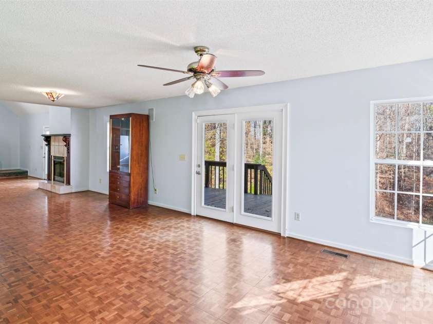 1101 Warf Road, Lexington, NC 27292.  MLS# CAR4207054, YatesRealty ID 11621. 