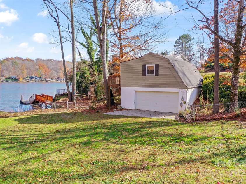 1101 Warf Road, Lexington, NC 27292.  MLS# CAR4207054, YatesRealty ID 11621. 
