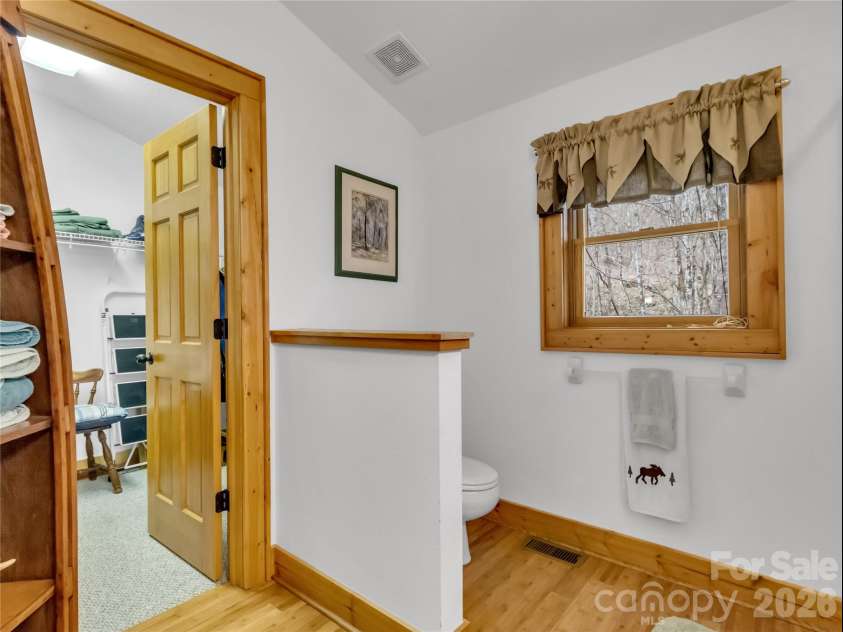 1664 Tawodi Trail, Maggie Valley, NC 28751.  MLS# CAR4360189, YatesRealty ID 11622. Master Bath