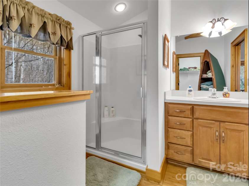 1664 Tawodi Trail, Maggie Valley, NC 28751.  MLS# CAR4360189, YatesRealty ID 11622. Master bath