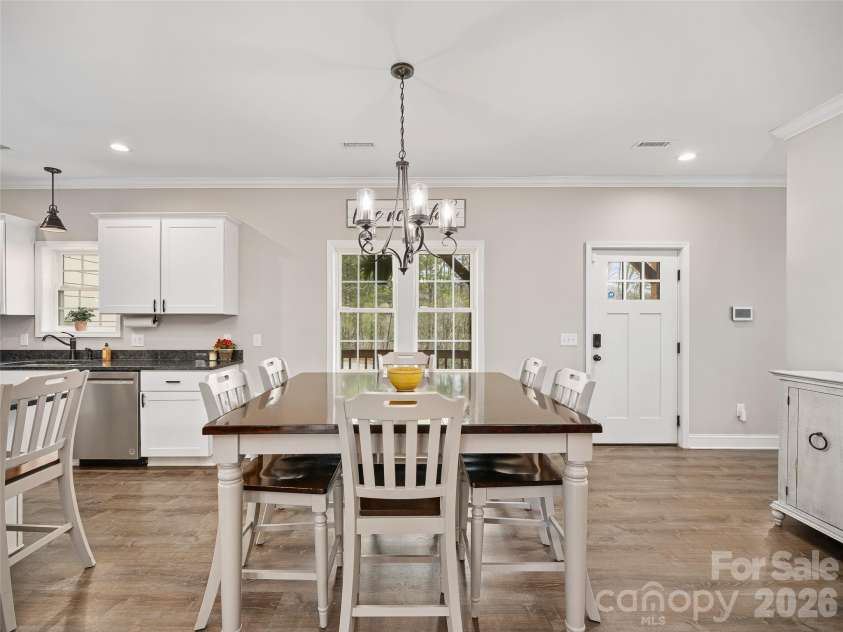 111 Wipprecht Drive, Spruce Pine, NC 28777.  MLS# CAR4361274, YatesRealty ID 11623. 