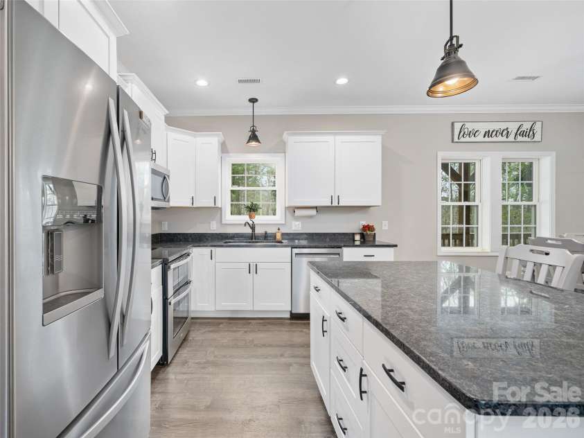 111 Wipprecht Drive, Spruce Pine, NC 28777.  MLS# CAR4361274, YatesRealty ID 11623. 