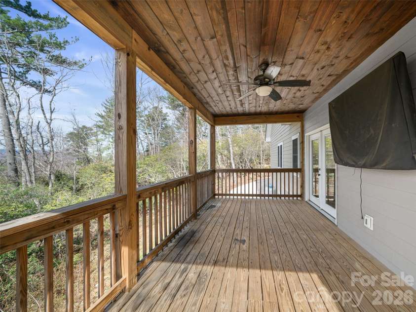 111 Wipprecht Drive, Spruce Pine, NC 28777.  MLS# CAR4361274, YatesRealty ID 11623. 