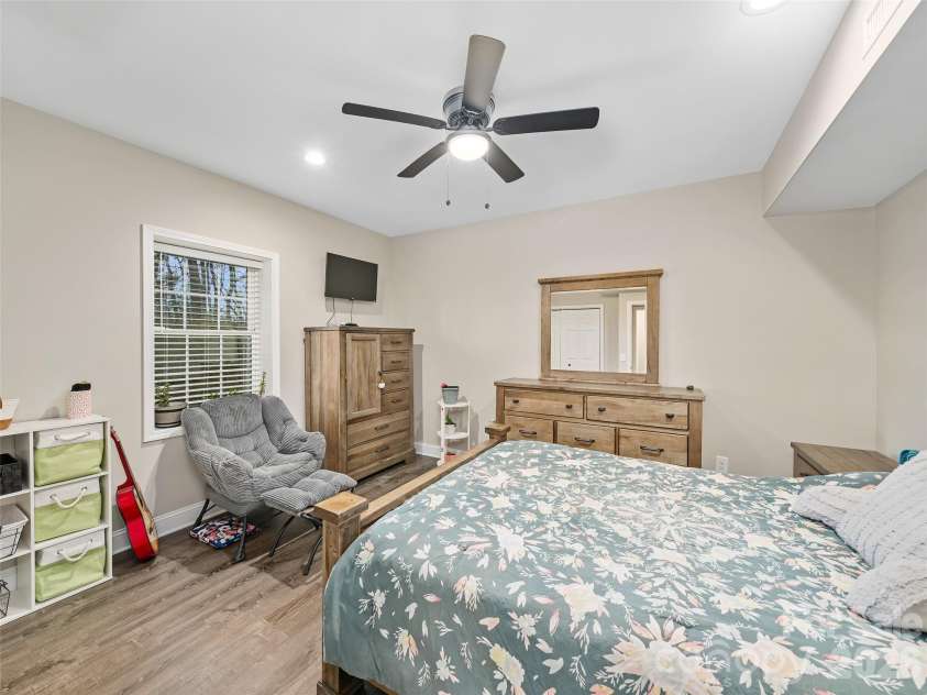 111 Wipprecht Drive, Spruce Pine, NC 28777.  MLS# CAR4361274, YatesRealty ID 11623. 