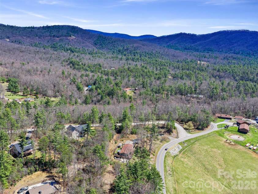 111 Wipprecht Drive, Spruce Pine, NC 28777.  MLS# CAR4361274, YatesRealty ID 11623. 