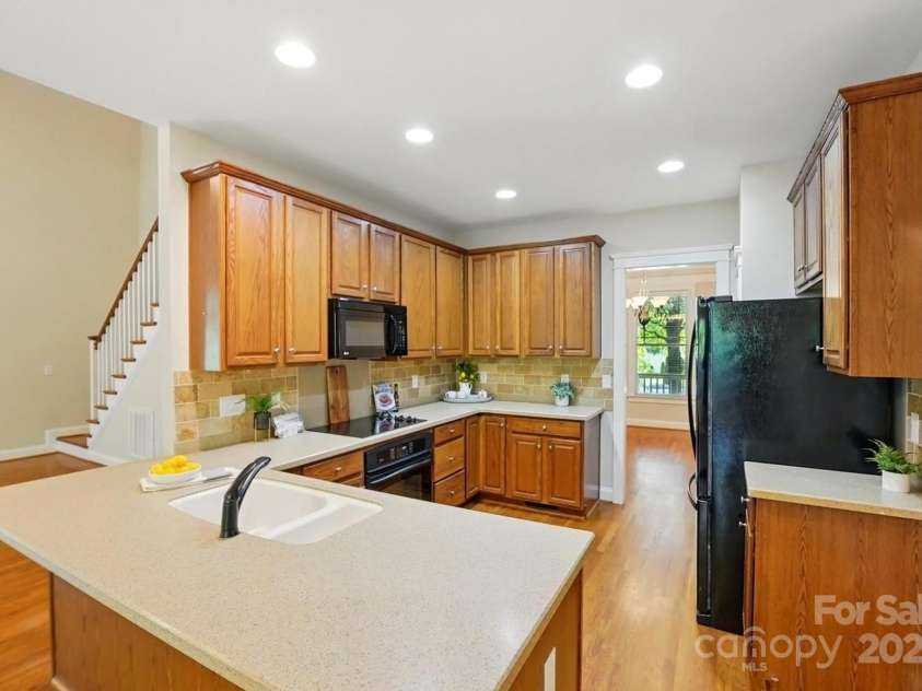 8008 Battersea Court, Waxhaw, NC 28173.  MLS# CAR4235511, YatesRealty ID 11623. 