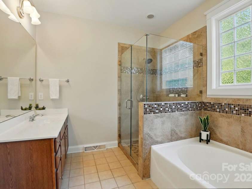 8008 Battersea Court, Waxhaw, NC 28173.  MLS# CAR4235511, YatesRealty ID 11623. 