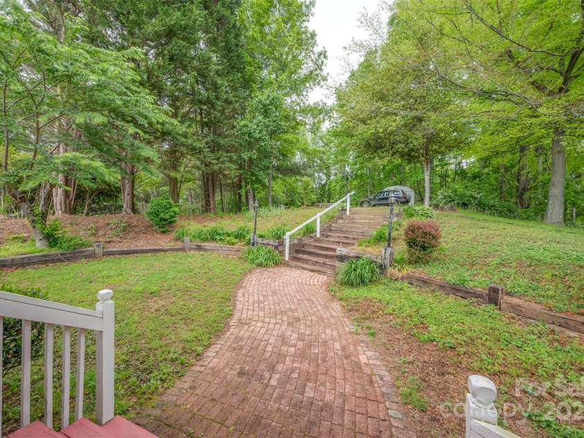 257 River Crest Drive, Flat Rock, NC 28731.  MLS# CAR4253564, YatesRealty ID 11625. 
