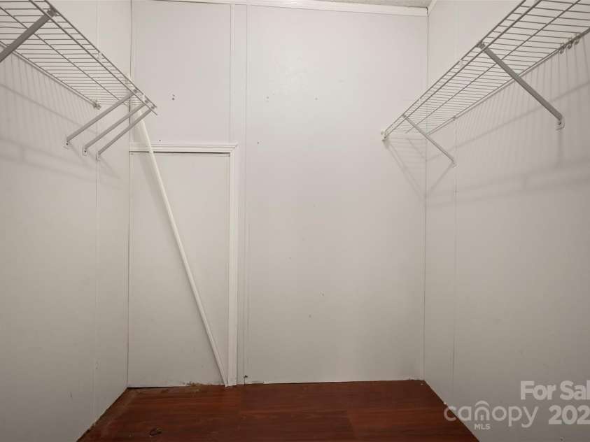 257 River Crest Drive, Flat Rock, NC 28731.  MLS# CAR4253564, YatesRealty ID 11625. 