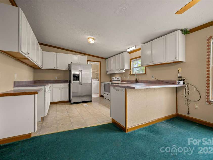 257 River Crest Drive, Flat Rock, NC 28731.  MLS# CAR4253564, YatesRealty ID 11625. 