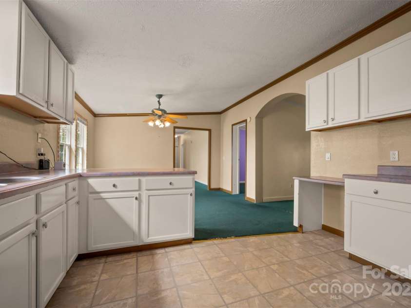 257 River Crest Drive, Flat Rock, NC 28731.  MLS# CAR4253564, YatesRealty ID 11625. 