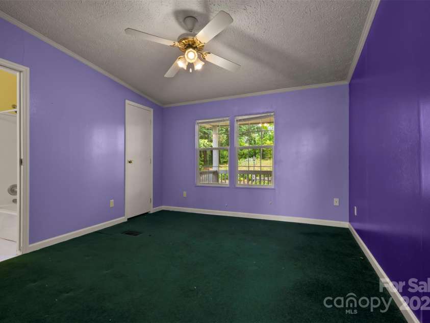 257 River Crest Drive, Flat Rock, NC 28731.  MLS# CAR4253564, YatesRealty ID 11625. 