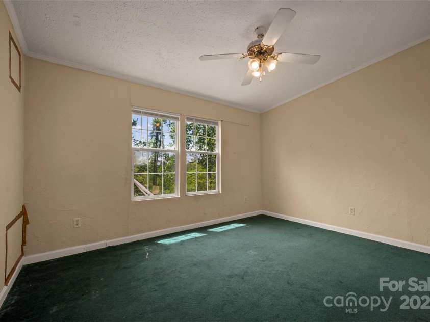 257 River Crest Drive, Flat Rock, NC 28731.  MLS# CAR4253564, YatesRealty ID 11625. 