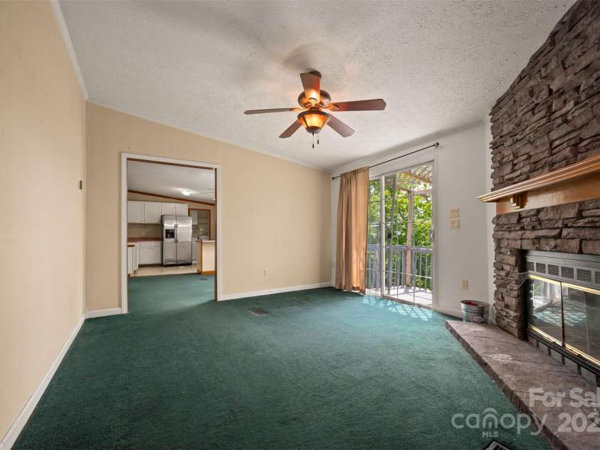 257 River Crest Drive, Flat Rock, NC 28731.  MLS# CAR4253564, YatesRealty ID 11625. 