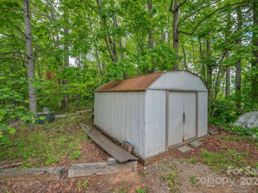 257 River Crest Drive, Flat Rock, NC 28731.  MLS# CAR4253564, YatesRealty ID 11625. 