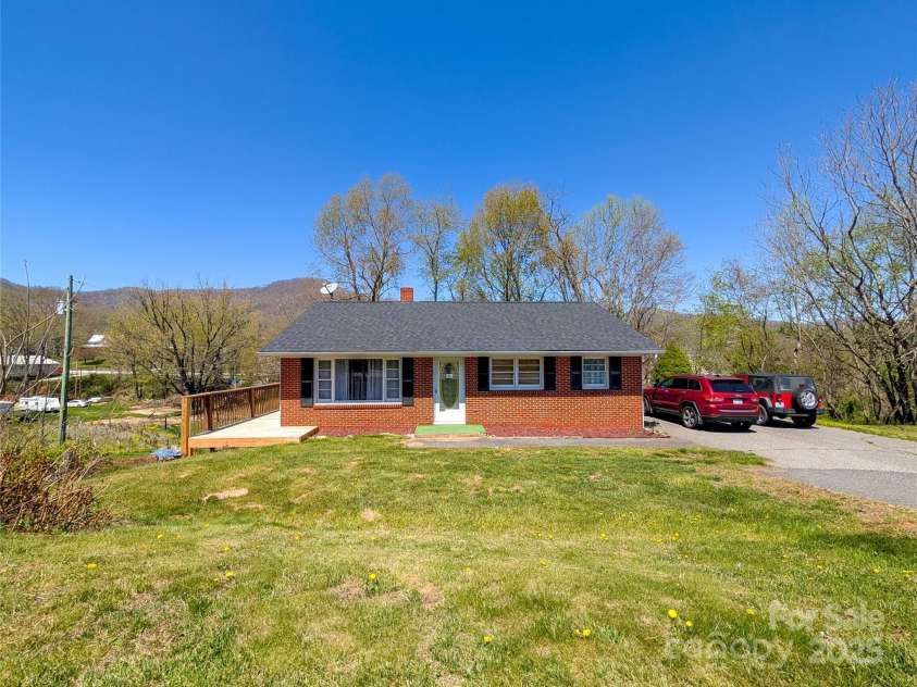 411 US Highway 19E ByPass, Burnsville, NC 28714.  MLS# CAR4247071, YatesRealty ID 11626. 