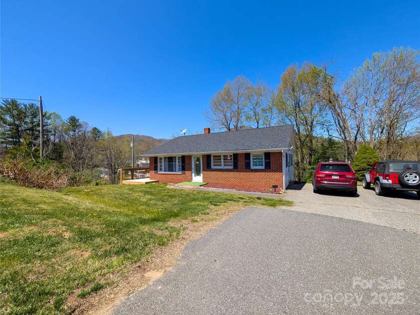411 US Highway 19E ByPass, Burnsville, NC 28714.  MLS# CAR4247071, YatesRealty ID 11626. 