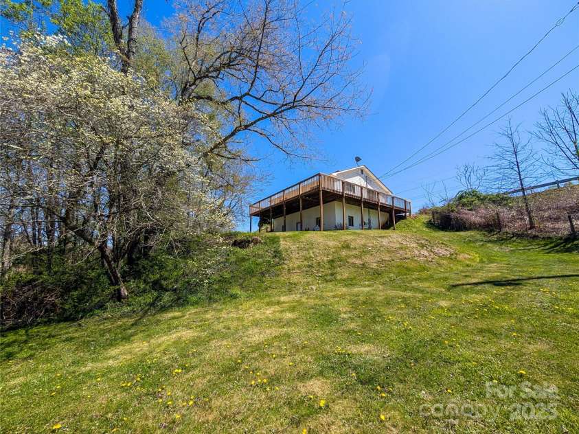 411 US Highway 19E ByPass, Burnsville, NC 28714.  MLS# CAR4247071, YatesRealty ID 11626. 