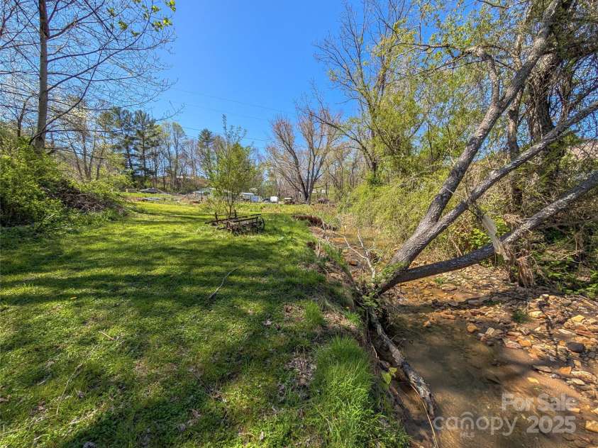 411 US Highway 19E ByPass, Burnsville, NC 28714.  MLS# CAR4247071, YatesRealty ID 11626. 