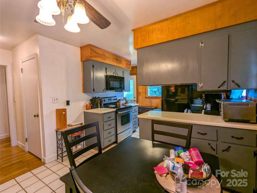 411 US Highway 19E ByPass, Burnsville, NC 28714.  MLS# CAR4247071, YatesRealty ID 11626. 