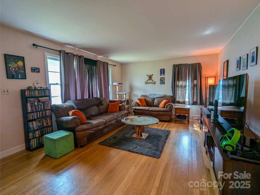 411 US Highway 19E ByPass, Burnsville, NC 28714.  MLS# CAR4247071, YatesRealty ID 11626. 