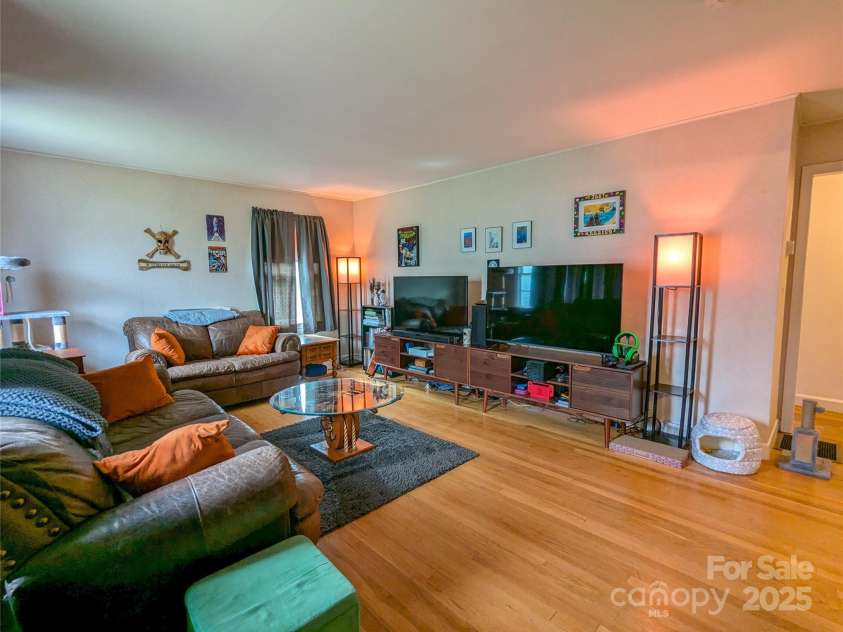 411 US Highway 19E ByPass, Burnsville, NC 28714.  MLS# CAR4247071, YatesRealty ID 11626. 