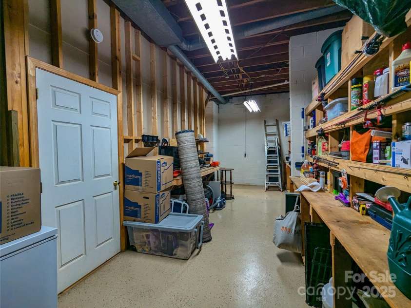 411 US Highway 19E ByPass, Burnsville, NC 28714.  MLS# CAR4247071, YatesRealty ID 11626. 