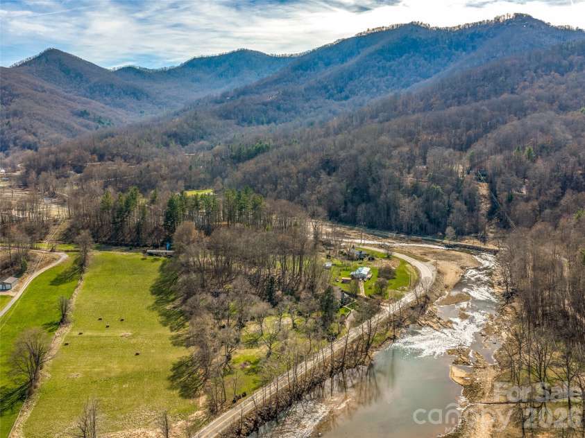 4125 State Highway 197 Highway, Burnsville, NC 28714.  MLS# CAR4361798, YatesRealty ID 11626. 