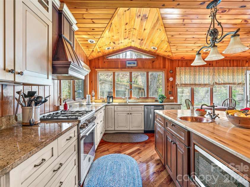 4125 State Highway 197 Highway, Burnsville, NC 28714.  MLS# CAR4361798, YatesRealty ID 11626. 