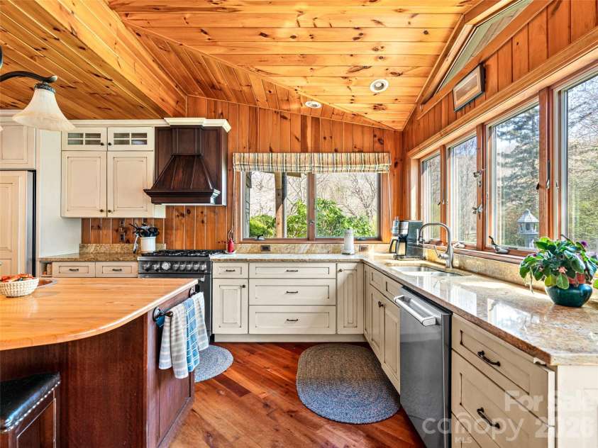 4125 State Highway 197 Highway, Burnsville, NC 28714.  MLS# CAR4361798, YatesRealty ID 11626. 