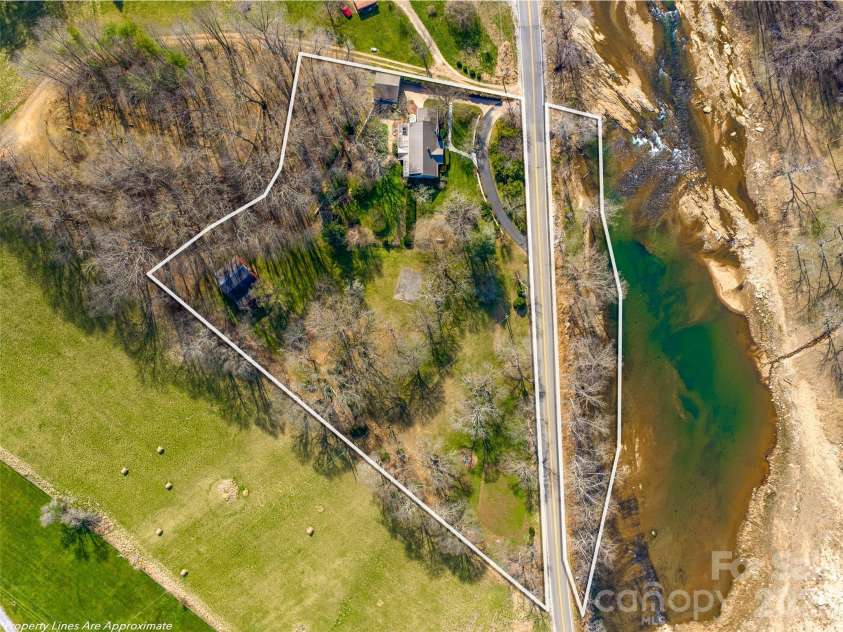 4125 State Highway 197 Highway, Burnsville, NC 28714.  MLS# CAR4361798, YatesRealty ID 11626. 