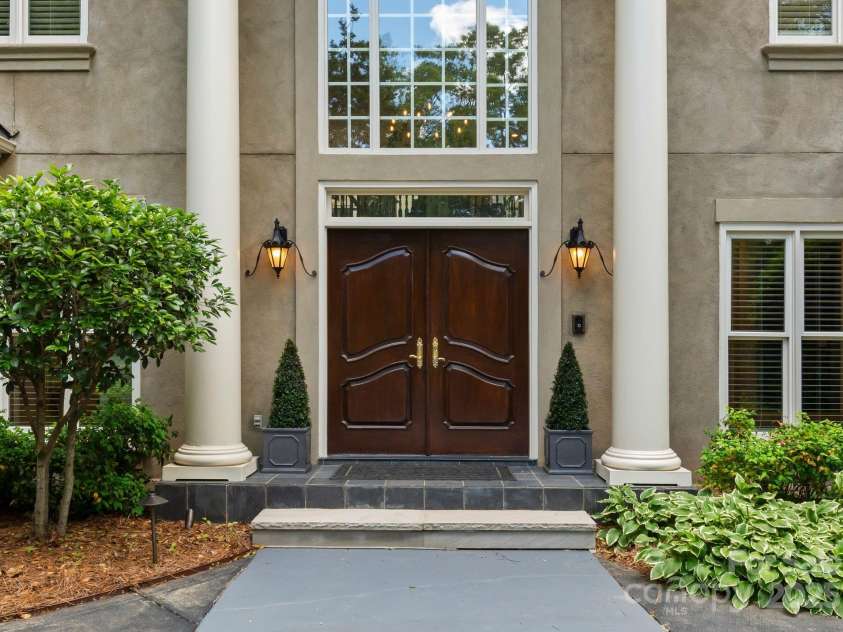 4429 Cameron Oaks Drive, Charlotte, NC 28211.  MLS# CAR4255218, YatesRealty ID 11627. 