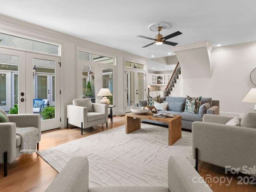 4429 Cameron Oaks Drive, Charlotte, NC 28211.  MLS# CAR4255218, YatesRealty ID 11627. 