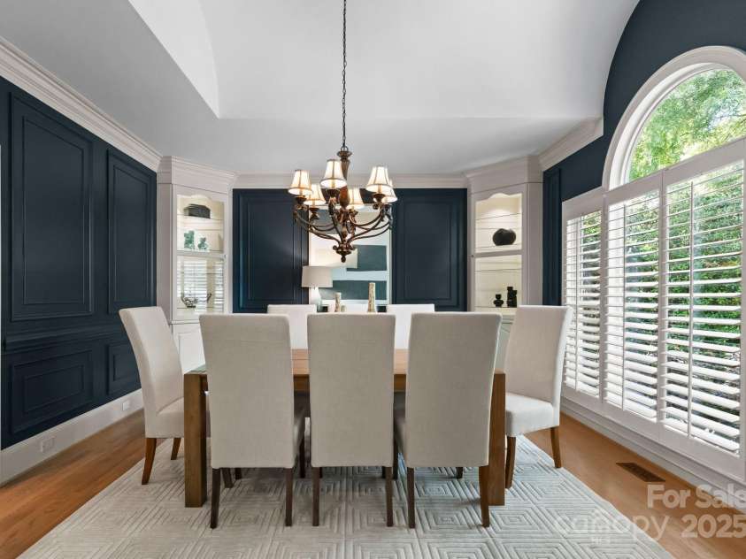 4429 Cameron Oaks Drive, Charlotte, NC 28211.  MLS# CAR4255218, YatesRealty ID 11627. 