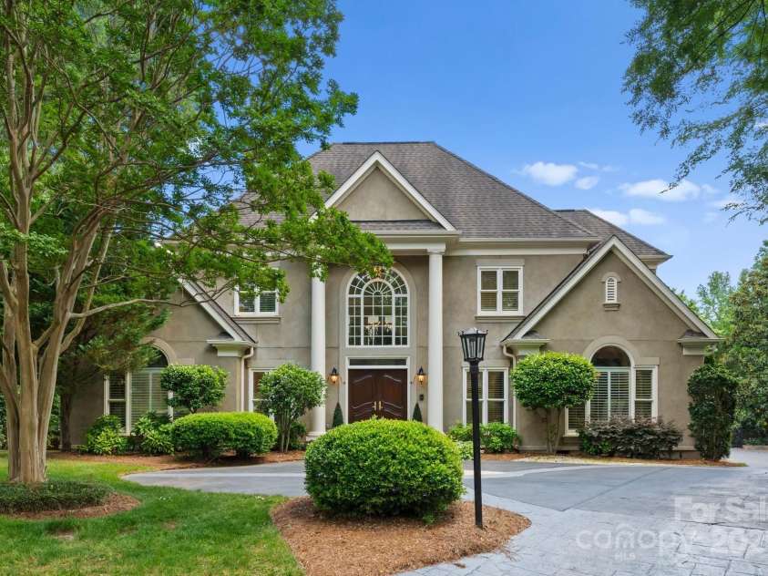 4429 Cameron Oaks Drive, Charlotte, NC 28211.  MLS# CAR4255218, YatesRealty ID 11627. 