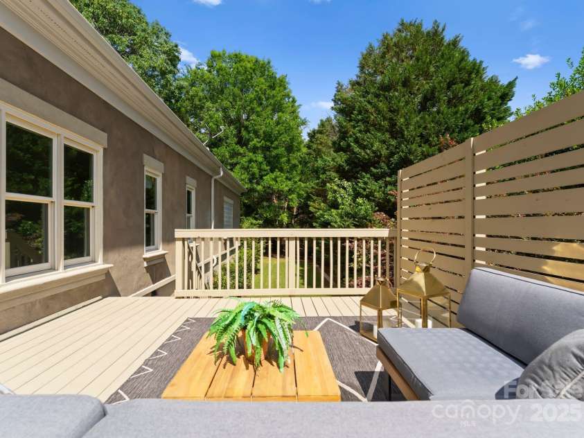 4429 Cameron Oaks Drive, Charlotte, NC 28211.  MLS# CAR4255218, YatesRealty ID 11627. 