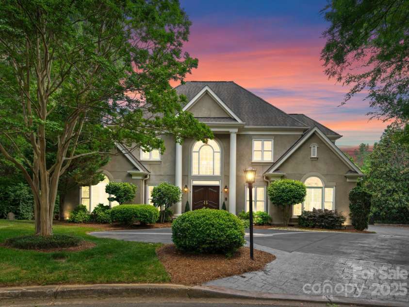 4429 Cameron Oaks Drive, Charlotte, NC 28211.  MLS# CAR4255218, YatesRealty ID 11627. 