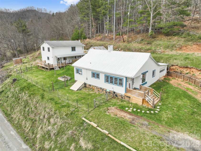 138 Robert Phillips Road, Bakersville, NC 28705.  MLS# CAR4361087, YatesRealty ID 11628. 