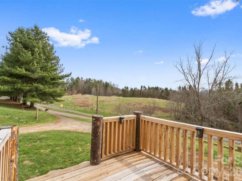 138 Robert Phillips Road, Bakersville, NC 28705.  MLS# CAR4361087, YatesRealty ID 11628. 