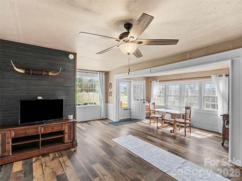 138 Robert Phillips Road, Bakersville, NC 28705.  MLS# CAR4361087, YatesRealty ID 11628. 
