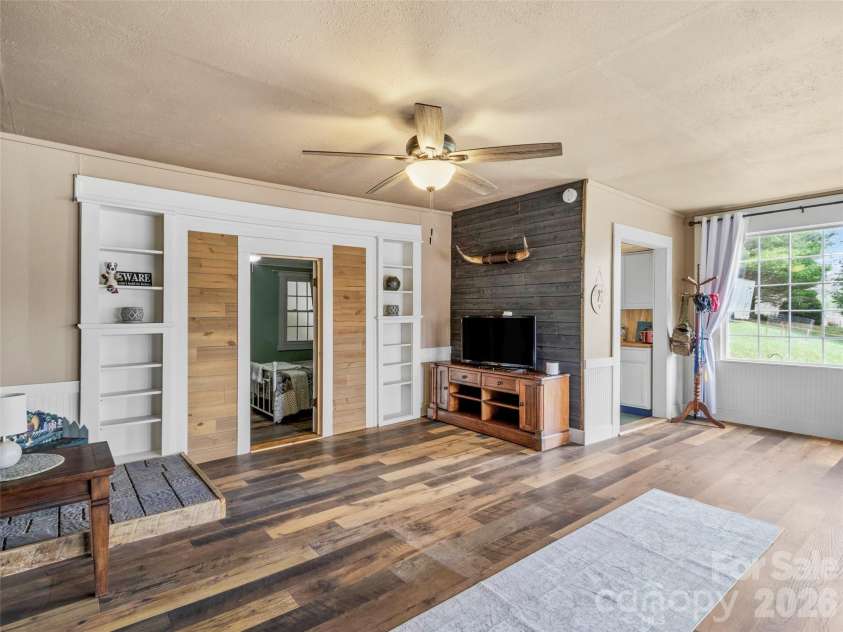 138 Robert Phillips Road, Bakersville, NC 28705.  MLS# CAR4361087, YatesRealty ID 11628. 