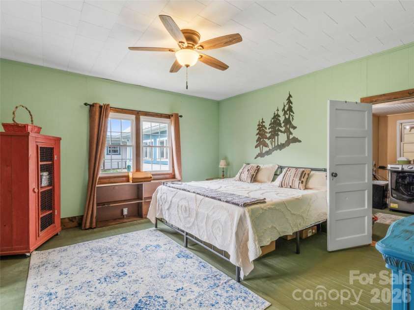 138 Robert Phillips Road, Bakersville, NC 28705.  MLS# CAR4361087, YatesRealty ID 11628. 